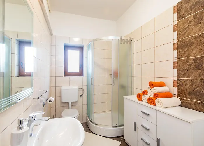 Anemos Apartment, Town Krk Daire