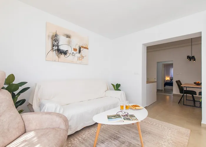 Anemos Apartment, Town Krk Daire